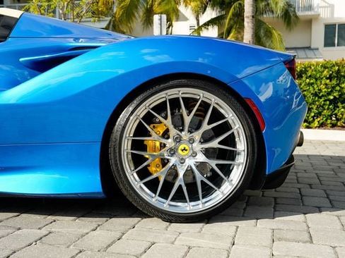 Used 2021 Ferrari F8 Tributo RWD image 15
