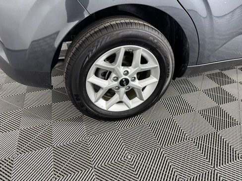 Used 2025 Kia Soul LX FWD image 30