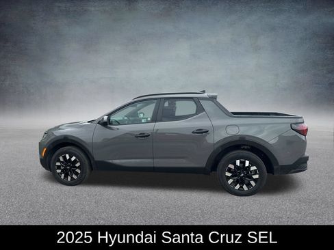 Used 2025 Hyundai Santa Cruz SEL FWD image 2