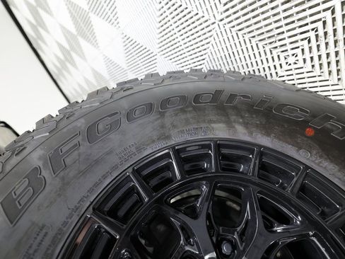 Used 2025 Ford F150 Raptor w/ Equipment Group 803A Raptor R image 52