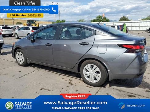 Used 2021 Nissan Versa S FWD image 3