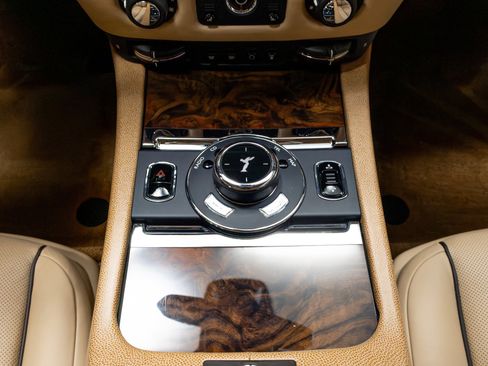 Used 2015 Rolls-Royce Wraith RWD image 41