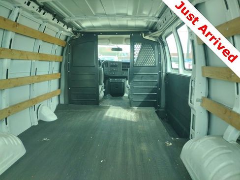 Used 2018 Chevrolet Express 2500 w/ Driver Convenience Package image 11