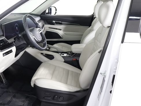 Certified 2025 Kia Telluride SX Prestige AWD/4WD image 39