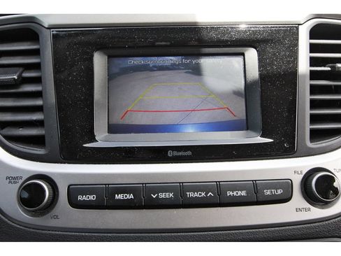 Used 2022 Hyundai Accent SE FWD image 11