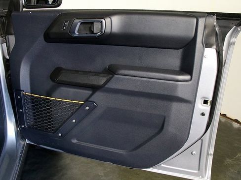 Used 2024 Ford Bronco Badlands image 31