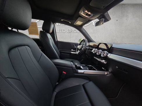 Used 2023 Mercedes-Benz GLB 250 4MATIC image 24