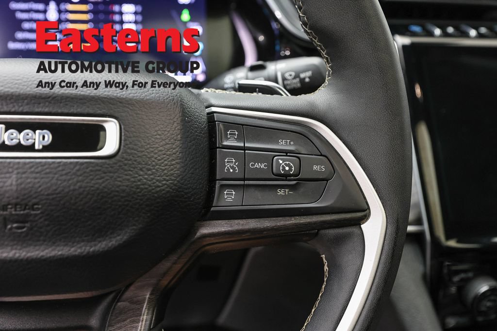 Used 2022 Jeep Grand Cherokee Limited 4xe w/ Luxury Tech Group II AWD/4WD image 16