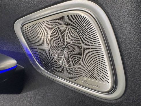 Certified 2025 Mercedes-Benz GLC 350e GLC 350e w/ AMG Line image 7