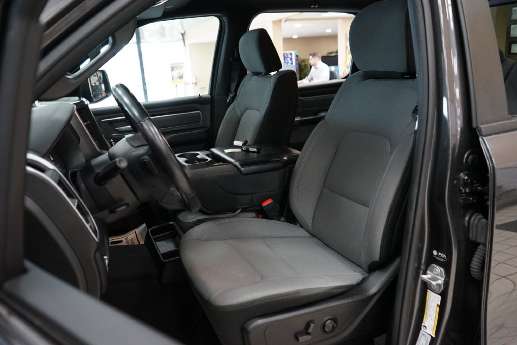 Used 2022 RAM 1500 Big Horn AWD/4WD image 2