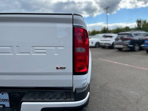 Used 2022 Chevrolet Colorado LT RWD image 6