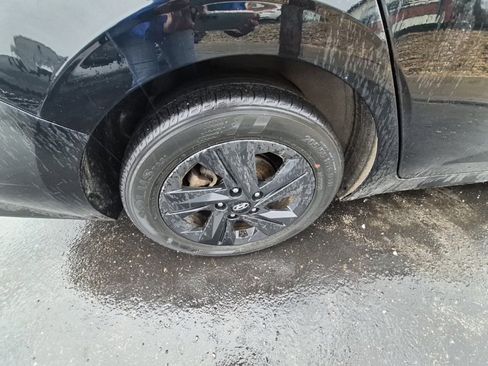 Used 2021 Hyundai Elantra SEL image 9