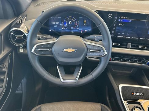 New 2026 Chevrolet Equinox LT w/ Convenience Package II FWD image 15