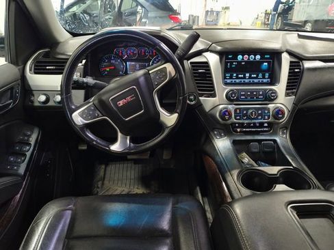 Used 2019 GMC Yukon XL SLT AWD/4WD image 5