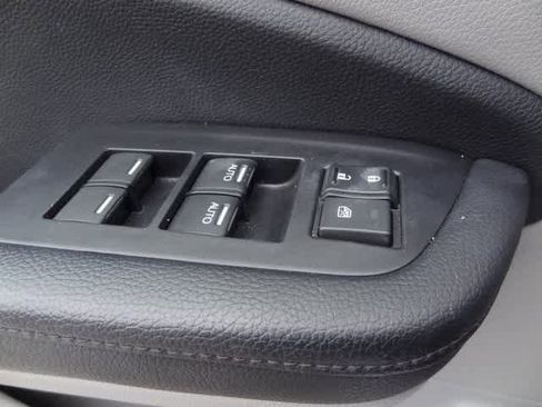 Used 2019 Honda Pilot LX image 19