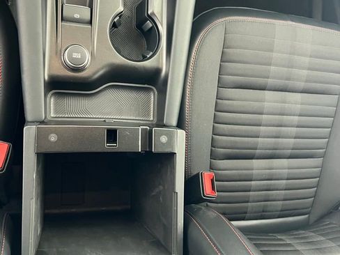 Used 2025 Ford Explorer ST-Line w/ ST-Line Street Pack image 15