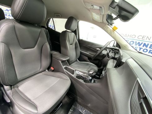 Used 2025 Buick Encore GX Preferred AWD/4WD image 23