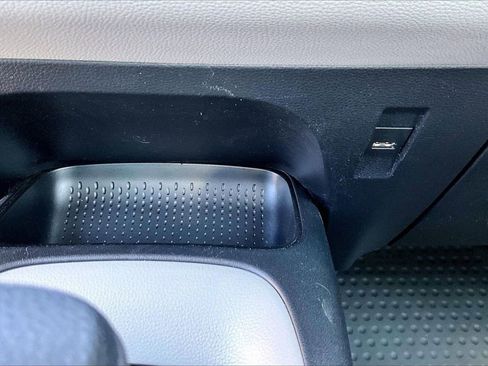 Used 2022 Toyota Corolla LE image 15