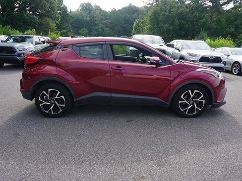 Used 2018 Toyota C-HR XLE FWD image 18