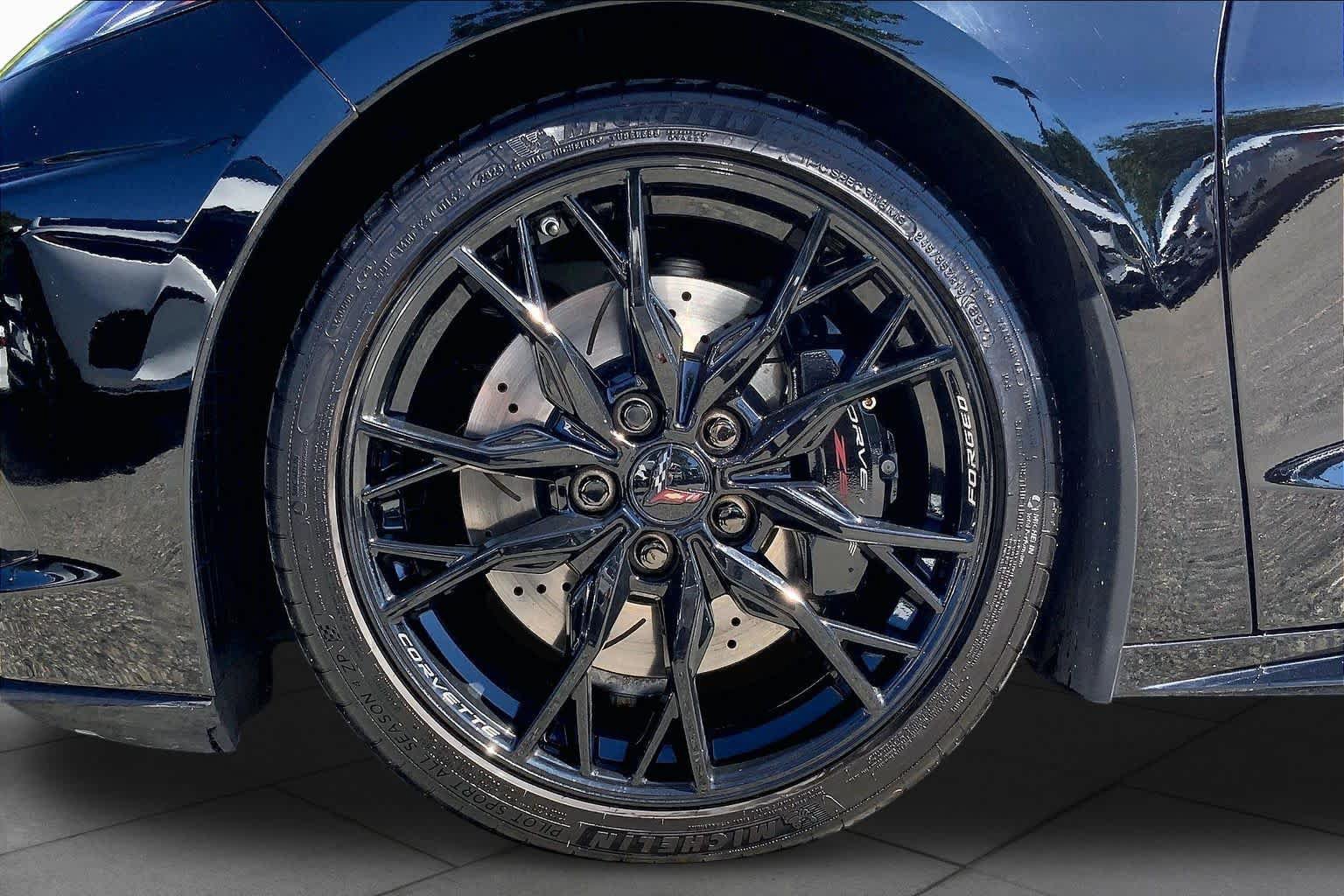 Used 2023 Chevrolet Corvette Stingray Premium Cpe w/ Z51 Performance Package RWD image 12