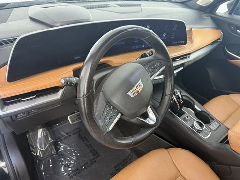 Used 2024 Cadillac XT4 Sport AWD/4WD image 18