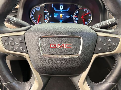 Used 2017 GMC Acadia Denali w/ Technology Package FWD image 17