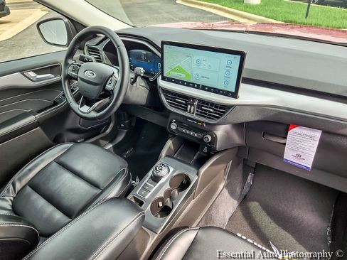 Used 2024 Ford Escape Platinum AWD/4WD image 22