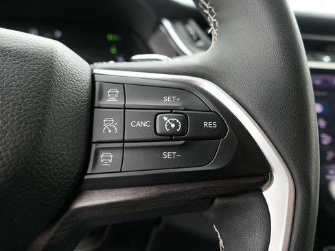 Used 2023 Jeep Grand Cherokee 4WD 4xe image 14