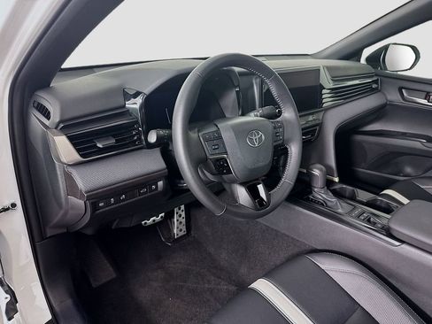 Certified 2025 Toyota Camry SE image 9