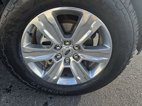 Used 2018 Ford F150 Platinum w/ Equipment Group 701A Luxury image 38