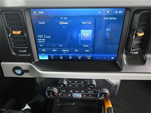 Used 2022 Ford Bronco Badlands image 15