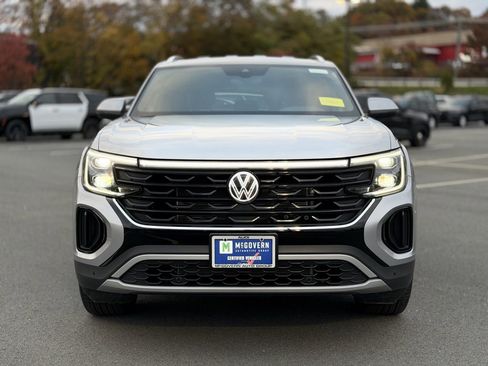 Used 2025 Volkswagen Atlas Cross Sport SE image 10