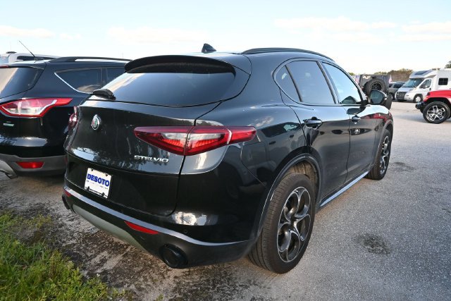 Used 2023 Alfa Romeo Stelvio Ti AWD/4WD image 18