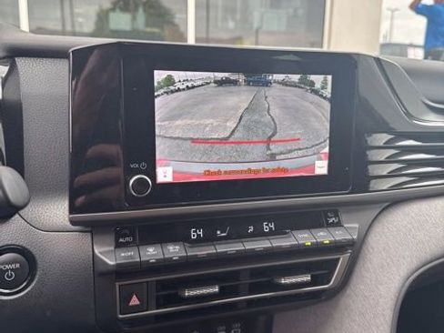 Used 2025 Toyota Camry LE w/ Convenience Package image 13