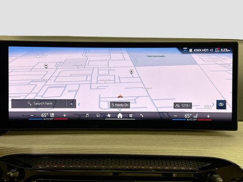 Used 2025 BMW 330i Sedan w/ Convenience Package RWD image 15