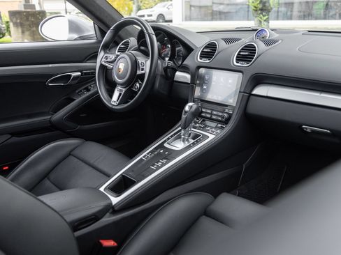 Certified 2022 Porsche 718 Cayman GTS RWD image 12