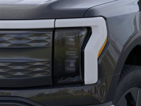 New 2024 Ford F150 Lightning Lariat AWD/4WD image 18