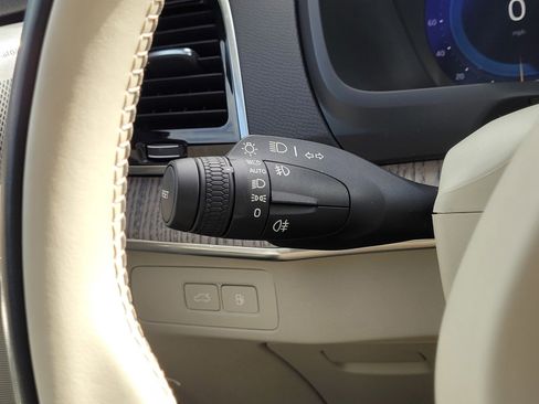 Certified 2024 Volvo XC90 T8 Plus image 23