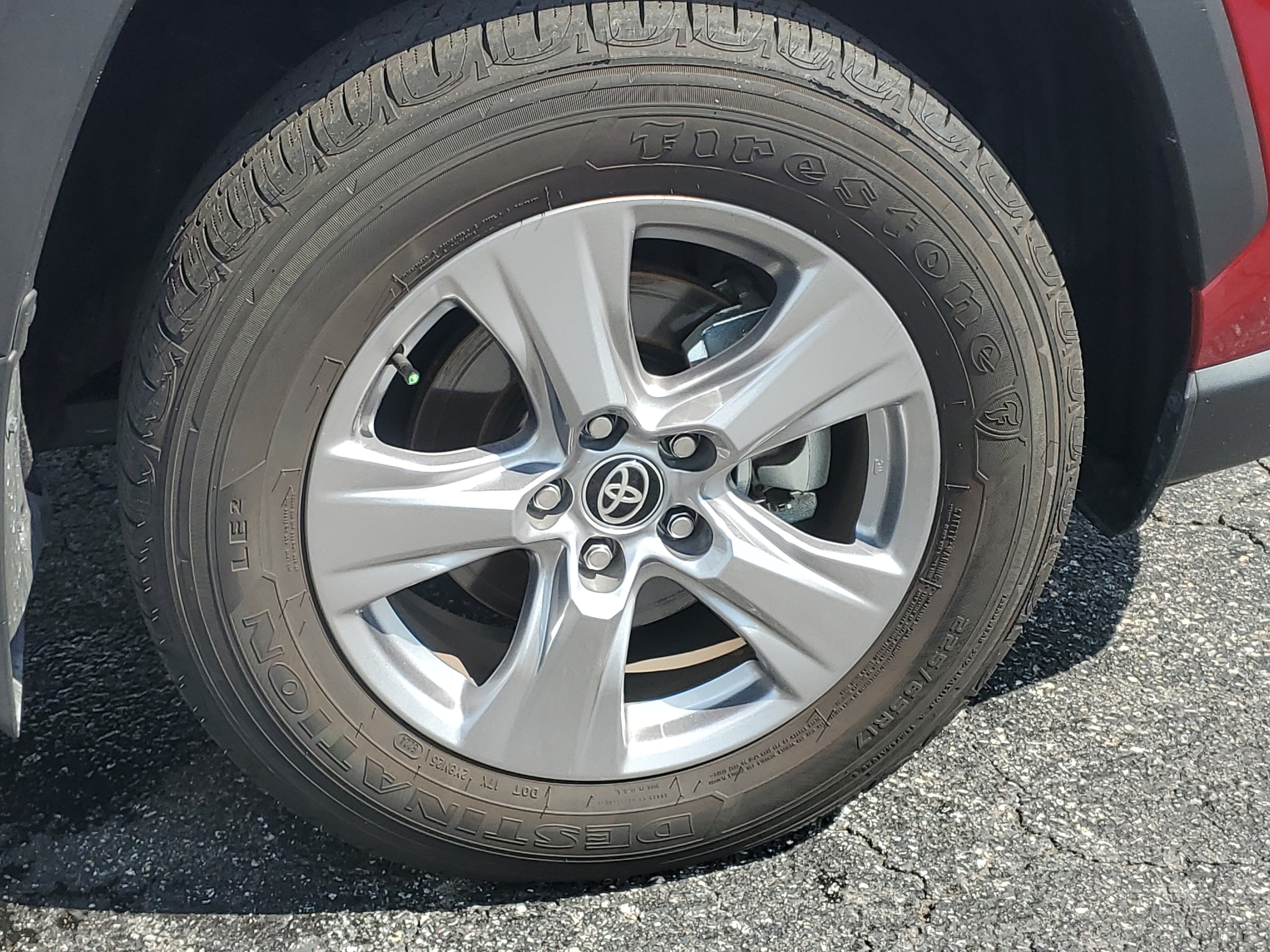 Used 2025 Toyota RAV4 XLE w/ Convenience Package FWD image 7