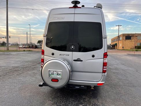 Used 2017 Mercedes-Benz Sprinter 3500 image 4