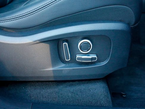 Used 2022 Jaguar F-PACE S image 31