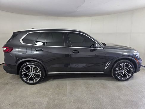 Used 2023 BMW X5 sDrive40i w/ Premium Package RWD image 3