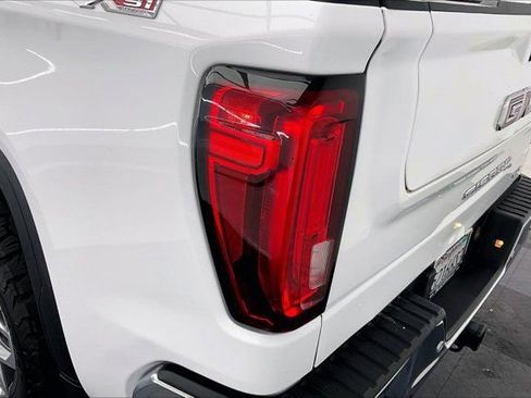 Used 2022 GMC Sierra 1500 SLT w/ SLT Premium Plus Package AWD/4WD image 29