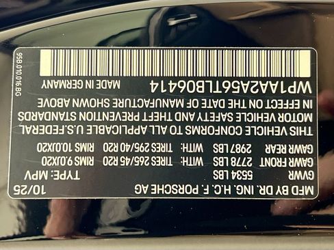 Used 2026 Porsche Macan AWD/4WD image 36