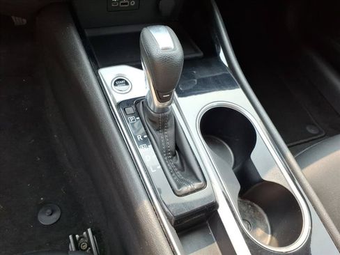 Used 2024 Nissan Altima 2.5 SV FWD image 32