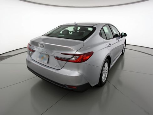 Used 2025 Toyota Camry LE image 9