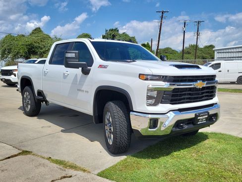 New 2026 Chevrolet Silverado 2500 LT image 3