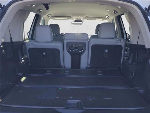 Used 2025 Honda Pilot EX-L image 6