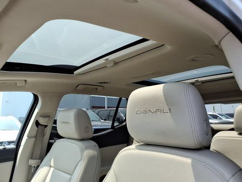 Used 2023 GMC Acadia Denali w/ Denali Technology Package AWD/4WD image 15