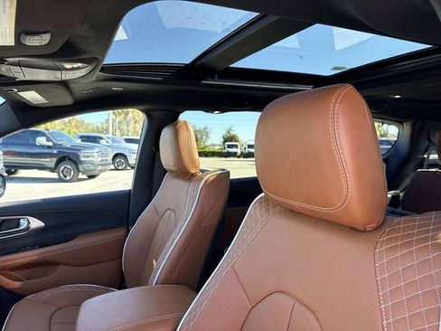 New 2026 Chrysler Pacifica Pinnacle image 31
